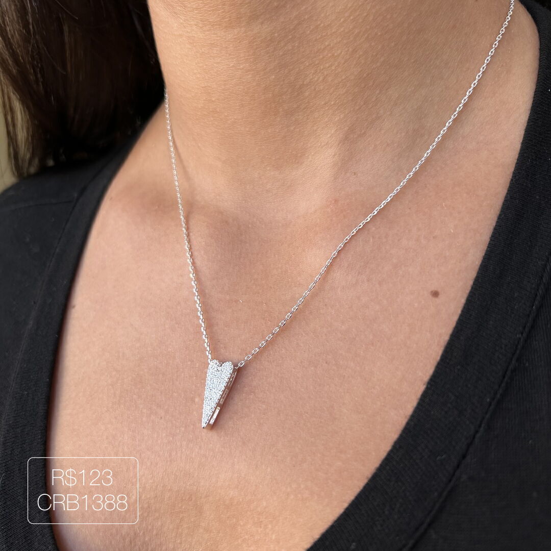 Colar de Coração Apertado Cravejado Cristal Prateado